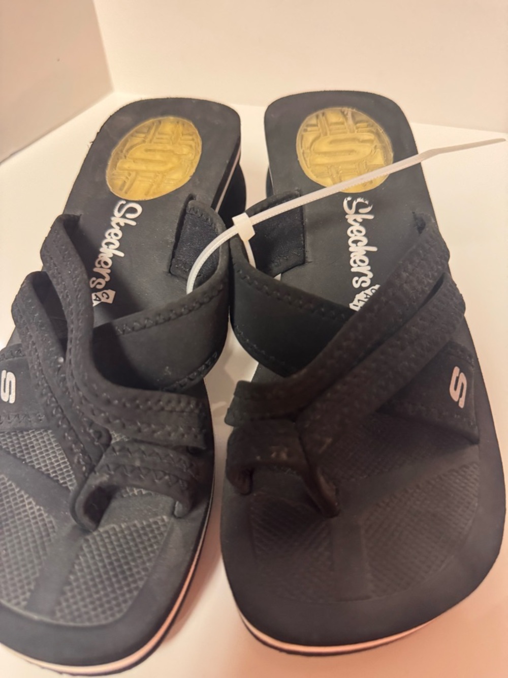 Y2K Sketchers Cali Black Sandals size 6